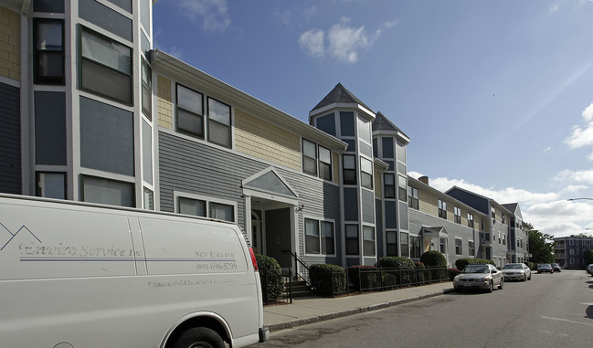 Lithgow Apartments in Boston, MA - Building Photo - Building Photo