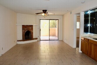 3031 N Civic Center Plaza, Unit H141 in Scottsdale, AZ - Building Photo - Building Photo