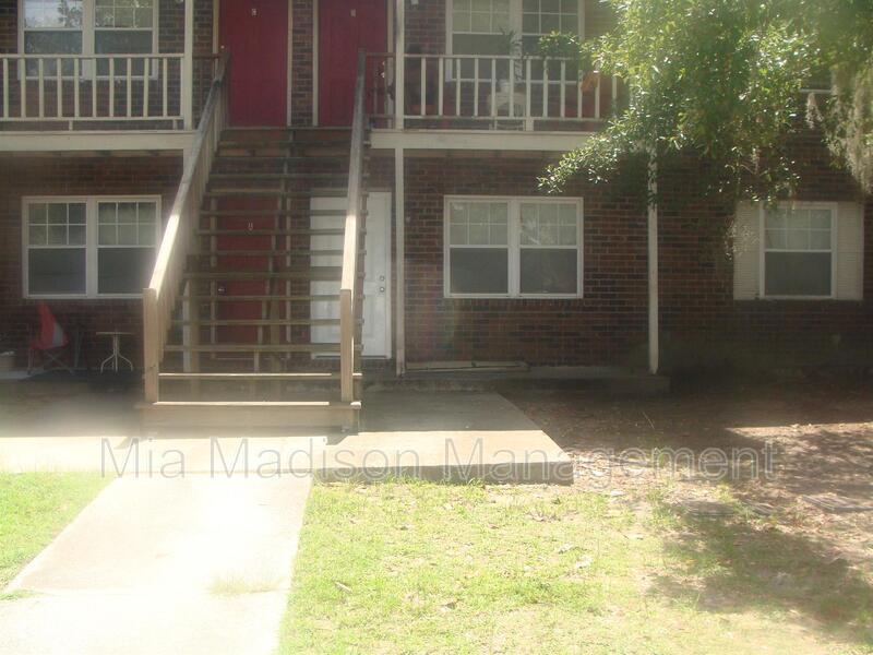 1 Oak Forest Ln in Savannah, GA - Building Photo