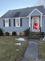 197 Robert Treat Pkwy in Milford, CT - Building Photo