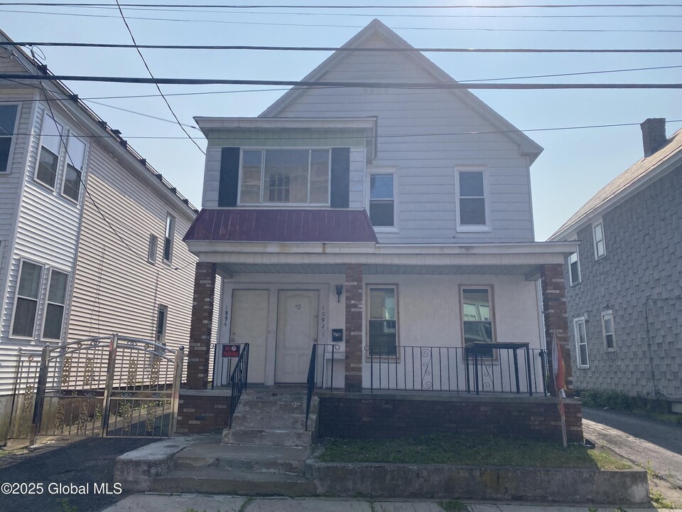 1092 Webster St in Schenectady, NY - Building Photo