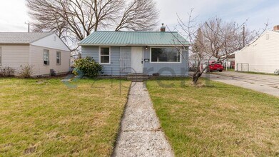 5703 N Alberta St in Spokane, WA - Building Photo - Building Photo