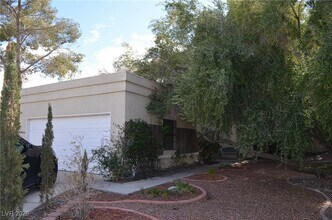 2805 Tortoise Ct in Henderson, NV - Building Photo - Building Photo