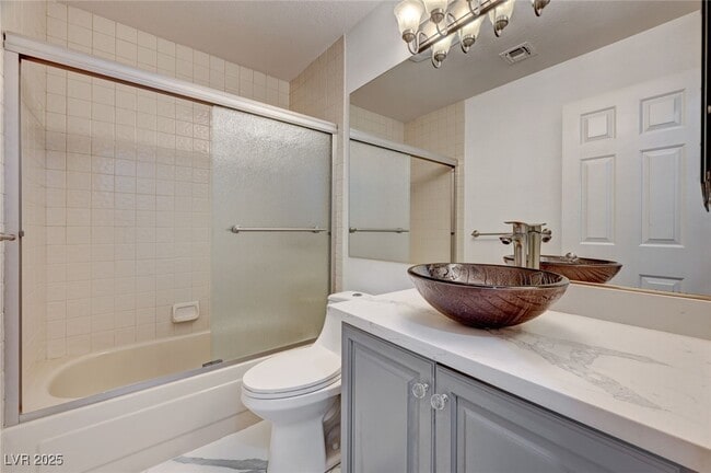 6944 Emerald Springs Ln in Las Vegas, NV - Foto de edificio - Building Photo