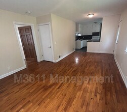 4201 S 52nd St in Lincoln, NE - Foto de edificio - Building Photo