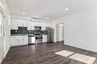 1060 Grant Way SE in Atlanta, GA - Building Photo - Building Photo