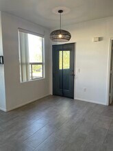 5303 N 7th St, Unit 327 in Phoenix, AZ - Foto de edificio - Building Photo