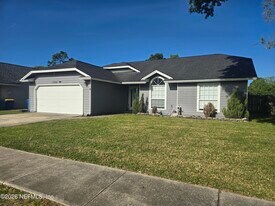 13335 Currituck Dr N in Jacksonville, FL - Building Photo