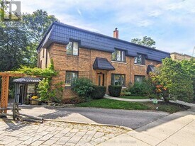 95 Chatsworth Dr in Toronto, ON - Building Photo