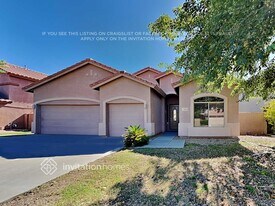 7209 W Paradise Ln in Peoria, AZ - Building Photo