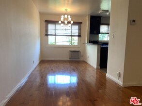 1219 N Crescent Heights Blvd in West Hollywood, CA - Building Photo - Building Photo