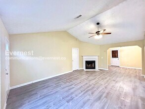 9151 Clubhouse Dr in Riverdale, GA - Building Photo - Building Photo