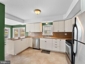 860 Pennsylvania Ave in Delanco, NJ - Building Photo - Building Photo