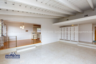 1634 Via Corona in San Diego, CA - Building Photo - Building Photo