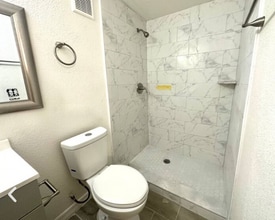 8130 Rolling Log Dr in Orlando, FL - Building Photo - Building Photo
