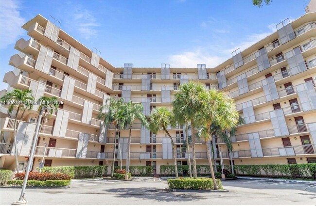 property at 3301 N Country Club Dr
