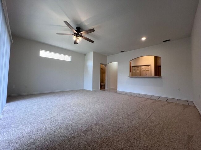 2216 Garden Lake Dr in Winter Haven, FL - Building Photo - Building Photo