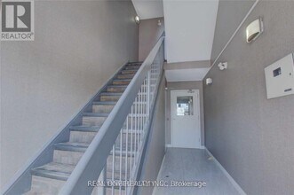 1450-1450 Glen Abbey Gate in Oakville, ON - Building Photo - Building Photo