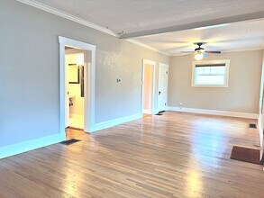 4631 SE Clinton St in Portland, OR - Building Photo - Building Photo