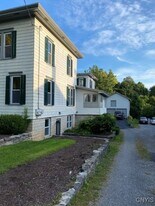 206 E Genesee St in Fayetteville, NY - Building Photo