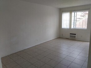 3720 E Clay Ave, Unit D in Fresno, CA - Building Photo - Building Photo