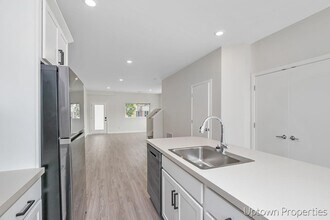 901 Fulton St W in Grand Rapids, MI - Building Photo - Building Photo
