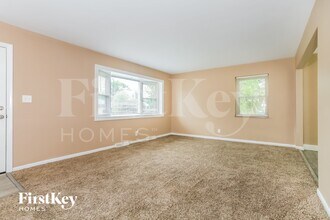 1015 Thunderbird Dr in Cincinnati, OH - Building Photo - Building Photo