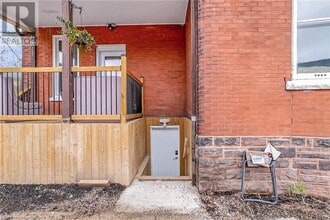18 Weber St W in Kitchener, ON - Building Photo - Building Photo