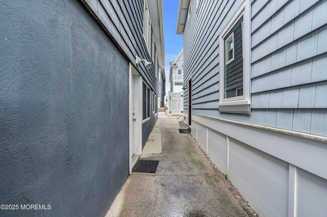 418 1st Ave in Manasquan, NJ - Building Photo - Building Photo