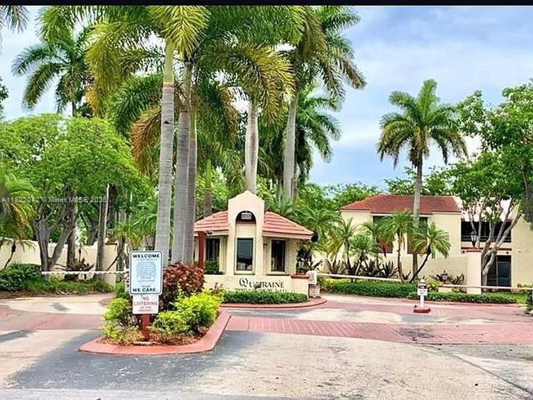 20250 NE 3rd Ct in Miami, FL - Building Photo