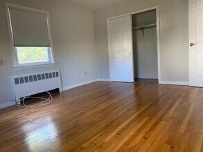 73 Elizabeth St in Floral Park, NY - Building Photo - Building Photo