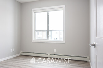 812-812 Welsh Dr in Edmonton, AB - Building Photo - Building Photo