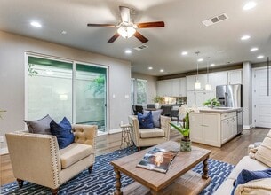 206 Ridgecrest in San Antonio, TX - Building Photo - Building Photo