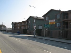 Westland @ El Segundo Apartments