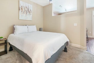 2400 West End Ave in Nashville, TN - Building Photo - Building Photo