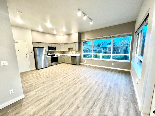 2330 Yakima Ct in Tacoma, WA - Building Photo - Building Photo