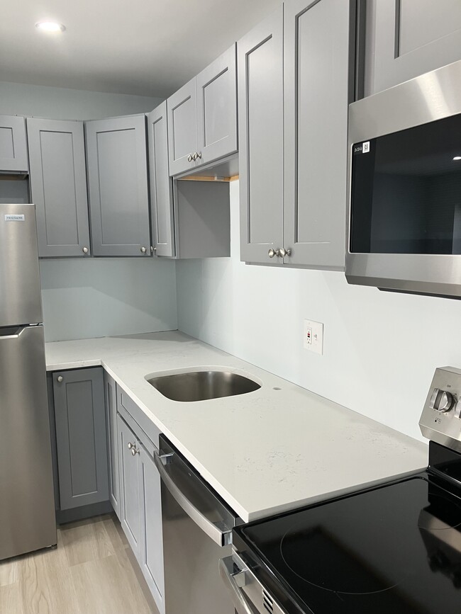 15 Stimson St, Unit 3 in Boston, MA - Foto de edificio - Building Photo