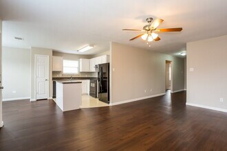 29023 Trinity River Dr in Spring, TX - Building Photo - Building Photo