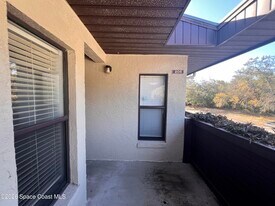 1051 Clearmont St NE in Palm Bay, FL - Building Photo