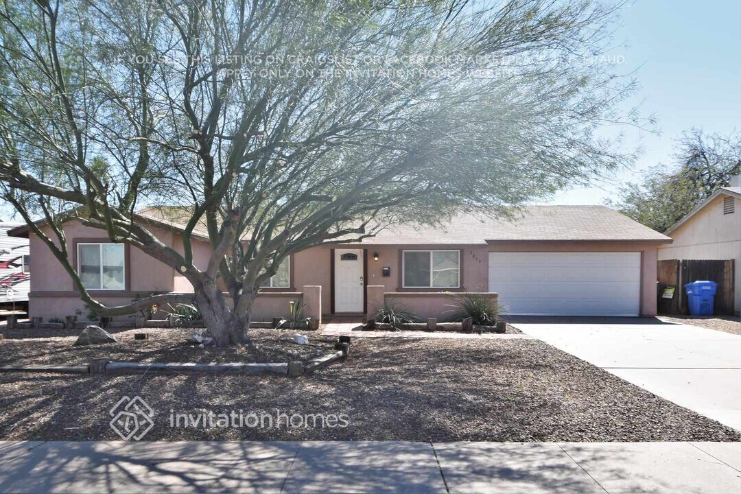3849 E Joan De Arc Ave in Phoenix, AZ - Building Photo