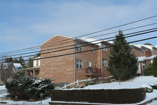 245 Freeport Rd in Pittsburgh, PA - Foto de edificio - Building Photo