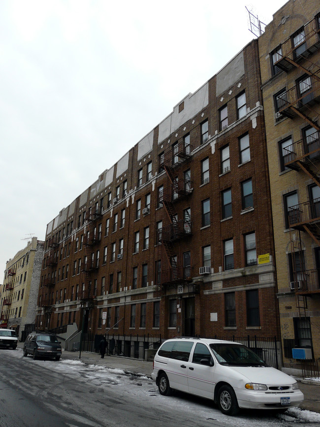 676 Beck St in Bronx, NY - Foto de edificio - Building Photo