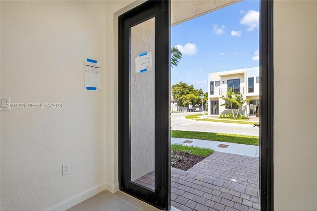 13881 SW 261st St in Princeton, FL - Building Photo - Building Photo