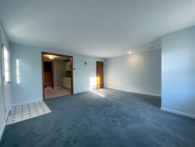 103 Burnham Rd in Greenfield, MA - Building Photo - Building Photo
