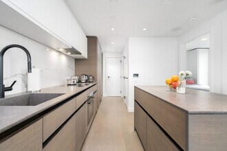 620 Cardero St in Vancouver, BC - Building Photo - Building Photo