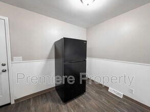 704 N Pearl St in Independence, MO - Building Photo - Building Photo