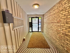 2539 N Seminary Ave, Unit 2535-2 in Chicago, IL - Building Photo - Building Photo
