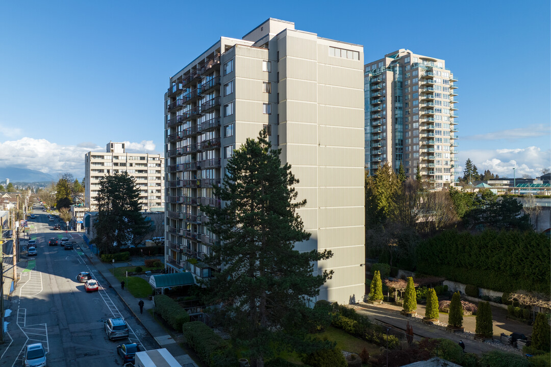 the Heritage in New Westminster, BC - Building Photo