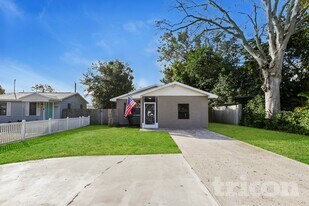 4930 44th Ave N in St. Petersburg, FL - Building Photo