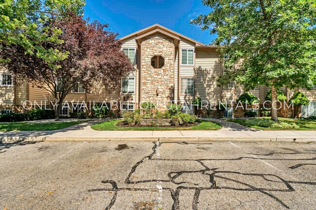 7755 S Briarsprings Dr in Midvale, UT - Foto de edificio - Building Photo